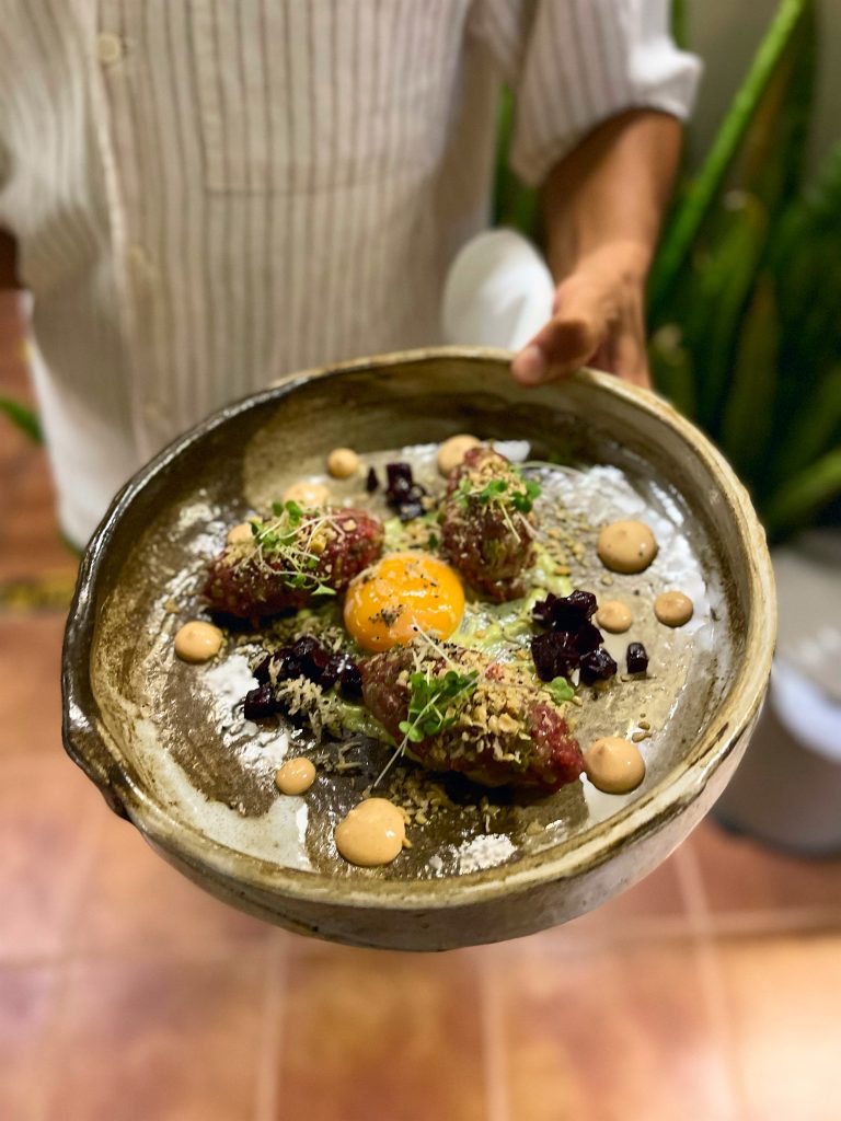 fotografía de plato de cecina Restaurante Calmachicha